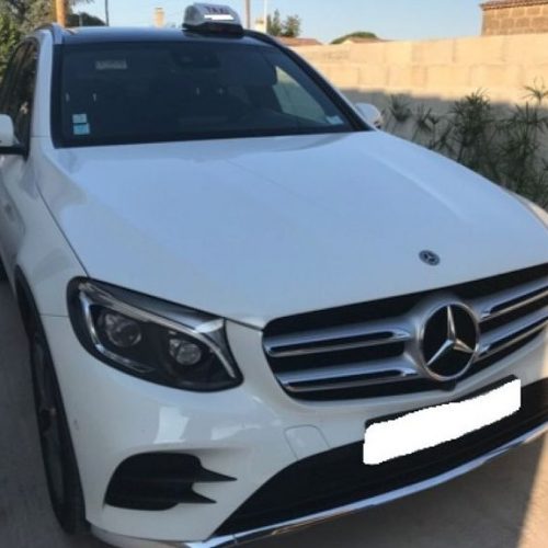 Voiture Mercedes blanche GLC_reduced